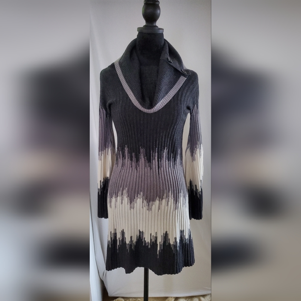 Sandra Darren Black and Gray Cowl Neck Sweater